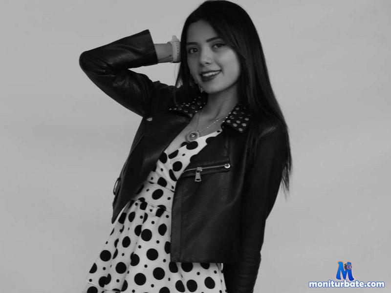 frida-amarely Flirt4free performer Feet Domination