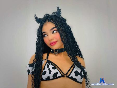 delphine-sky flirt4free performer Passion is my game, do you want to play with me?
