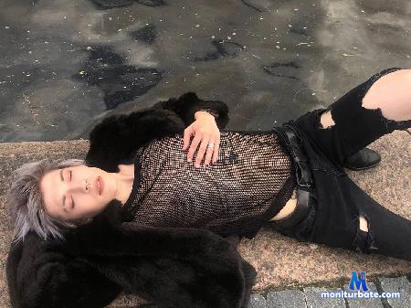 abraham-fells flirt4free performer Hi, I am new model here, support me 