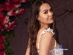 godiva-ray flirt4free livecam show performer Natural beauty looking to be pampered!