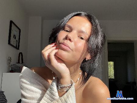 elga-esse flirt4free performer Hi, come in and make yourself at home. I'm happy to chat about anything.