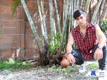 david-whood flirt4free performer Hi welcome to my room