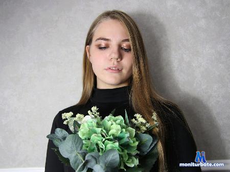 avril-lawson flirt4free performer I came here to capture your heart ;)