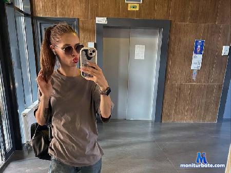 carol-stricklad flirt4free performer Welcome all guys! Carol is here!