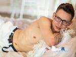phillip-grossman flirt4free livecam show performer I know that you will enjoy your time with me