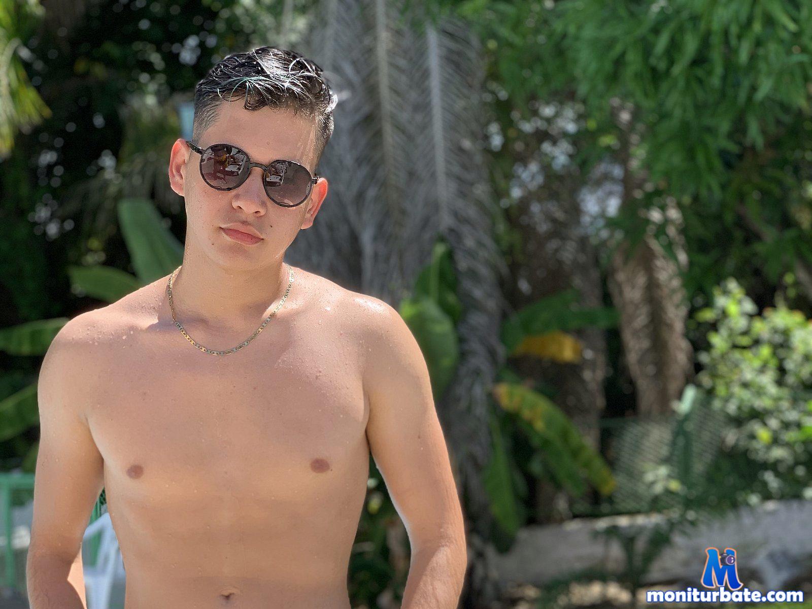 milk-alex Flirt4free performer 