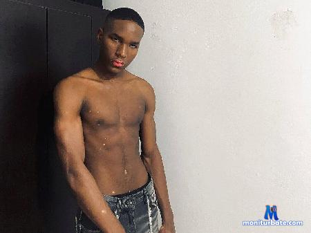 leo-kiingg flirt4free performer  Donde las miradas hablan y los deseos se cumplen