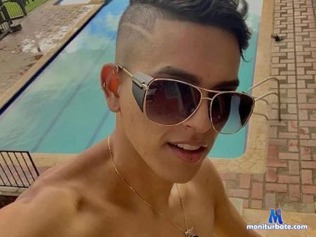 sebas-messia flirt4free performer hello welcome to my room I am a new boy here ready to meet and please I am a boy from medellin colom