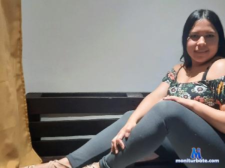 kymi-saimer flirt4free performer Hey guys, welcome to my room!