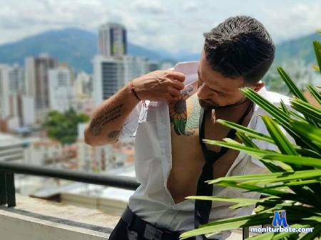 frank-quintana flirt4free performer I'm a creative guy, very sensitive who enjoy making my shows fun