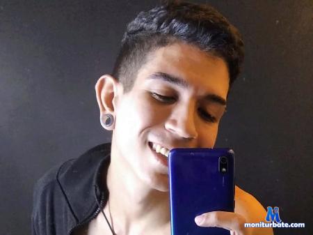 leonardo-barone flirt4free performer HI!  Welcome to my room, prepared to enjoy a great moment, accompany me