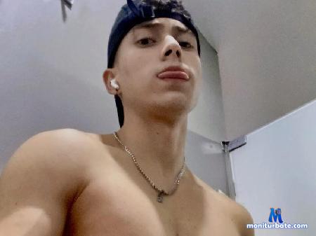 edu-garza flirt4free performer Hi. im Eduardo. Come to me and feel horny #sexy #twink