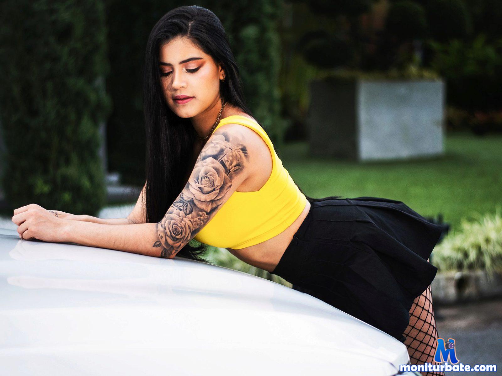 emily-wagner Flirt4free performer Feet Nipple Play Master / Slave Sugar Daddy Teasing Breast Play Exhibitionism Food