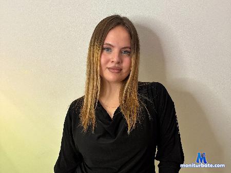 savanna-kuhr flirt4free performer Hi sweet! we want play! Play with us pls!