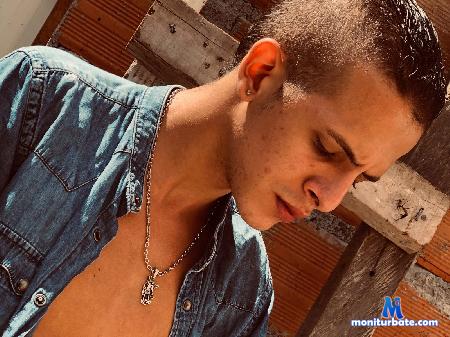 lucian-bonet flirt4free performer Recuerda siempre disfrutar de lo que haces, para que no pierdas tu tiempo y ganes sabiduría.