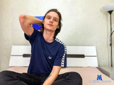 johny-moonlight flirt4free performer Hey everyone, cute guy for your plays is here :P