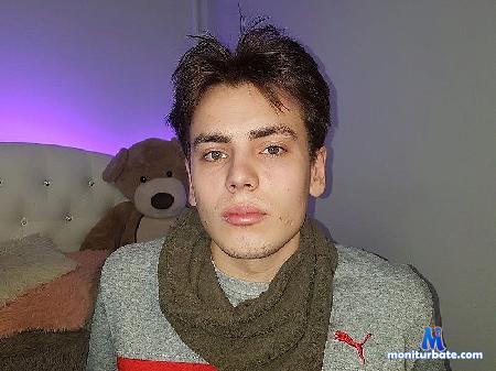 dani-wee flirt4free performer I came here in search of something new and I hope you will help me to discover my talents.