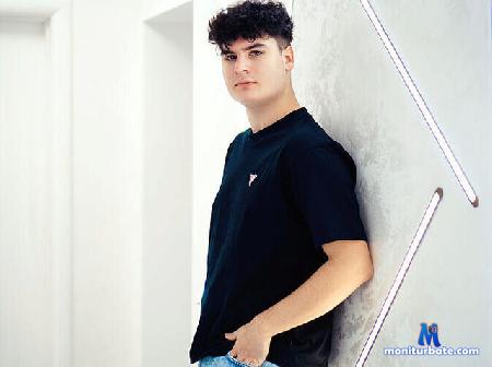 marcus-nuj flirt4free performer Welcome to my profile! I'm Marcus a gay guy, I'm super friendly and eager 