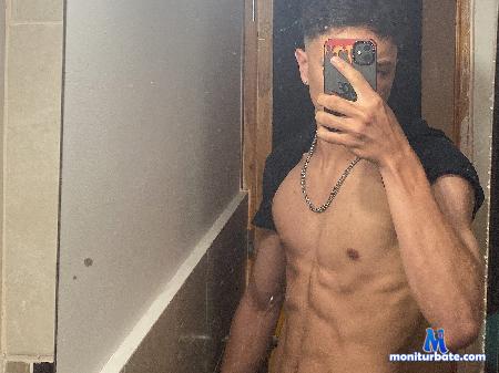 stanley-beckham flirt4free performer Hello guys, welcome, it's a pleasure for me to be here with you, let's have fun for a while.
