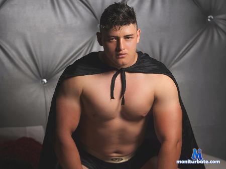 leon-smooron flirt4free performer My exterior is just the reflection of what hides my interior 