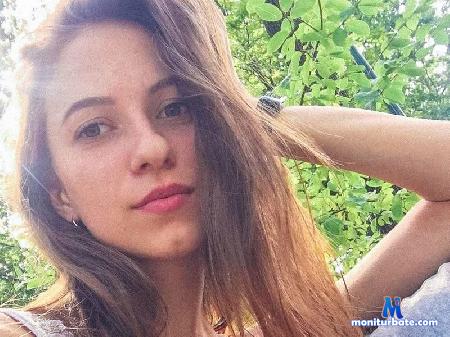 ann-chilla flirt4free performer Beautiful cute girl))