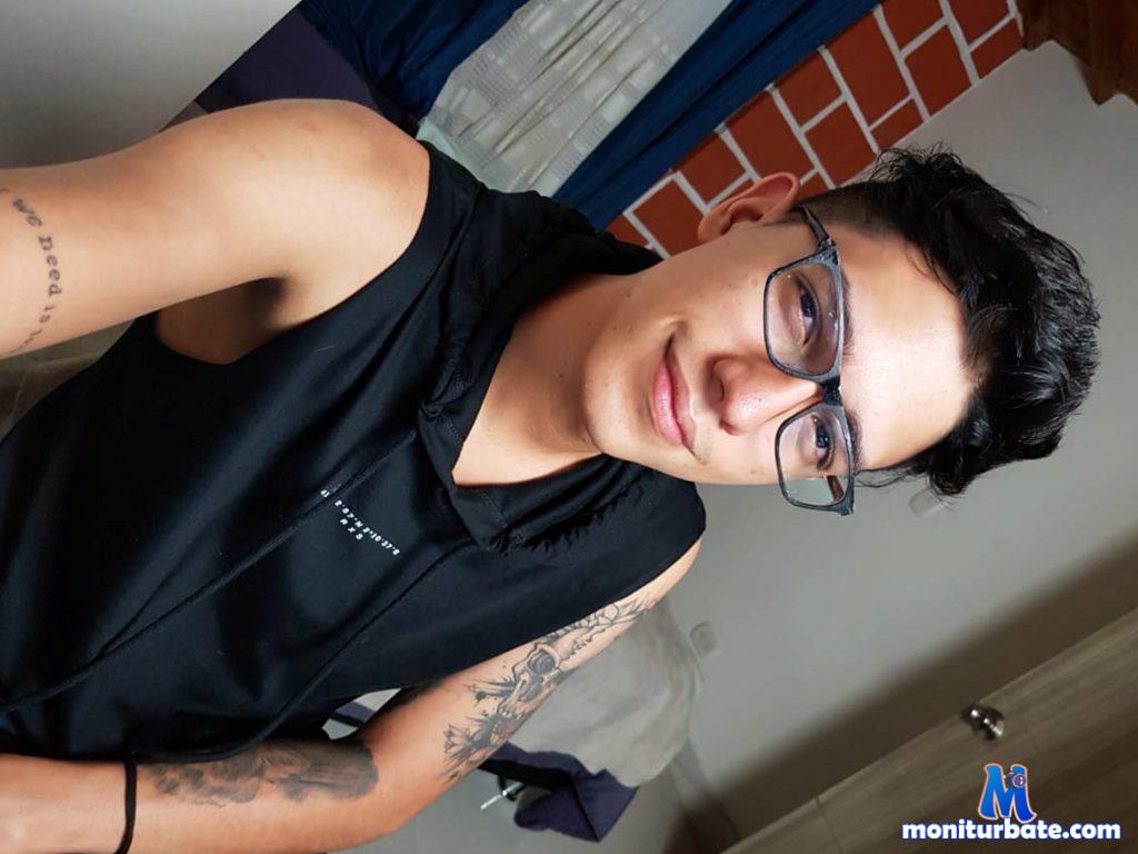 chris-dawson Flirt4free performer Anal Feet Nipple Play Role Play/Costumes Boss / Secretary Master / Slave Prisoner/Guard Student/Teacher Domination Handcuffs Whip Legs Feather Tickler Gender Play Voyeurism Clothespins Smoking Armpit Pig Play