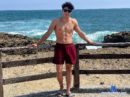 ryan-garden flirt4free performer I want you to experience what you have never experienced, I am fire.