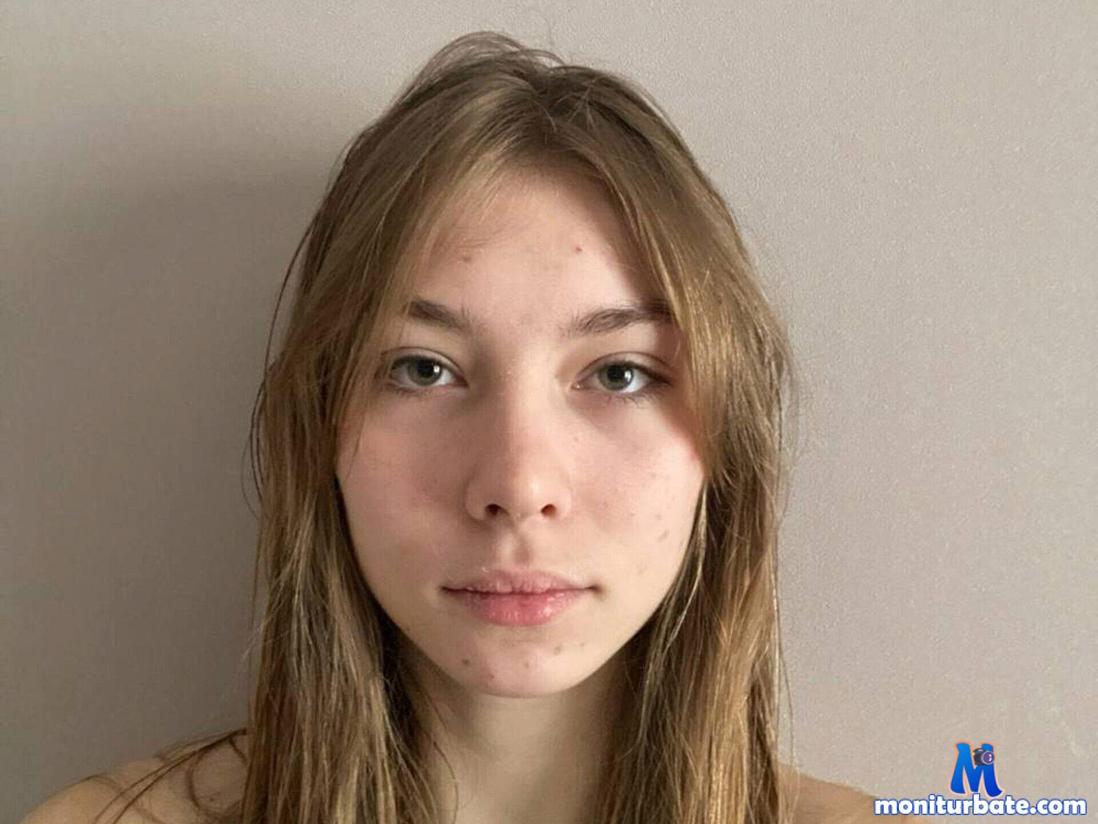 vella-luquette Flirt4free performer Feet Nipple Play Boss / Secretary Dirty Talk Doctor / Nurse French Maid/Client Student/Teacher Vibrator Teasing Spanking Leather