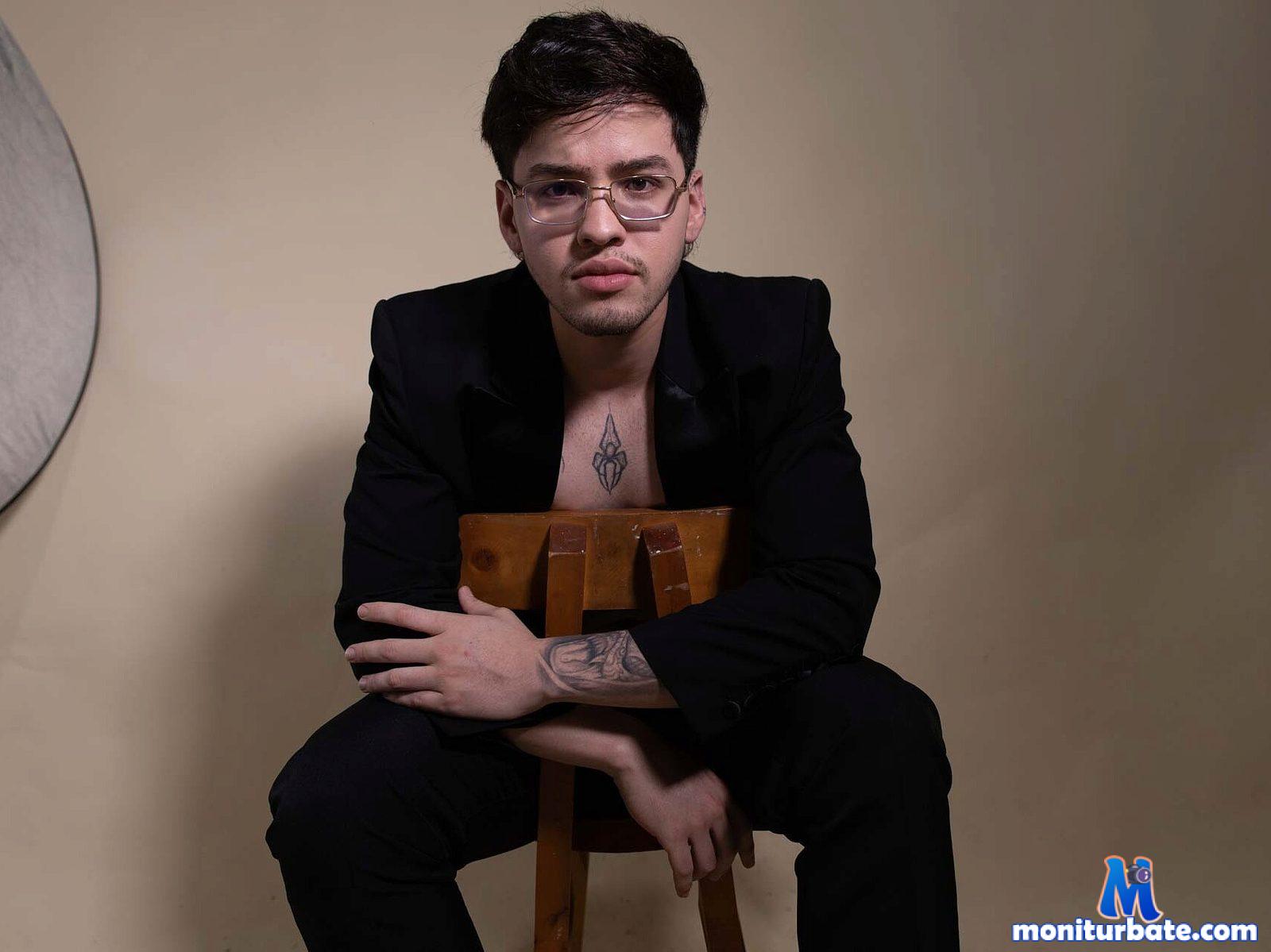 tommy-grayson Flirt4free performer Feet Master / Slave Prisoner/Guard Glass Dildo Whip Slaves Humiliation Spanking Gender Play Voyeurism Rope Play Flight Attendant/Pilot Findom Rimming Pirate/Captive