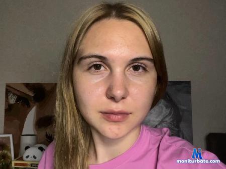 bonny-fassino flirt4free performer Hi sweet! we want play! Play with us pls!