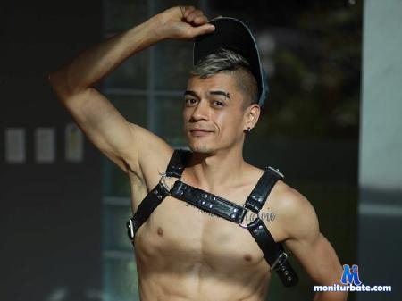bruno-t flirt4free performer Colombian guy looking for some fun with guys from all over the world, be kind and respectful