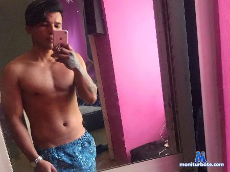 izaak-smith flirt4free performer Moreno sexi , divertido y super caliente 