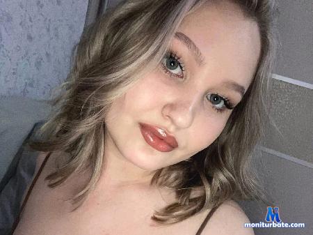 selina-reagor flirt4free performer Hi sweet! we want play! Play with us pls!