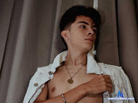 sam-cute flirt4free performer Latin young man, passionate and with a lot of energy, sensual, fun and always ready to meet fantasie