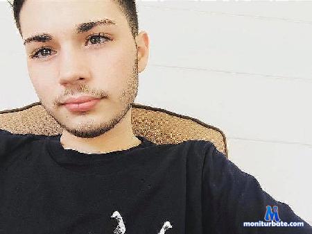 jake-s-tyler flirt4free performer I like to  have fun while my parents arent home :)