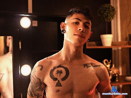 jasson-woods flirt4free performer Looking for new experiences, I want to feel happy and alive 