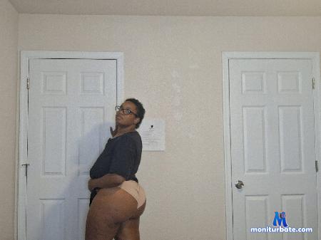 leenee-ryan flirt4free performer I May Be Curvy and Beautiful, But I'm 100% Latina!