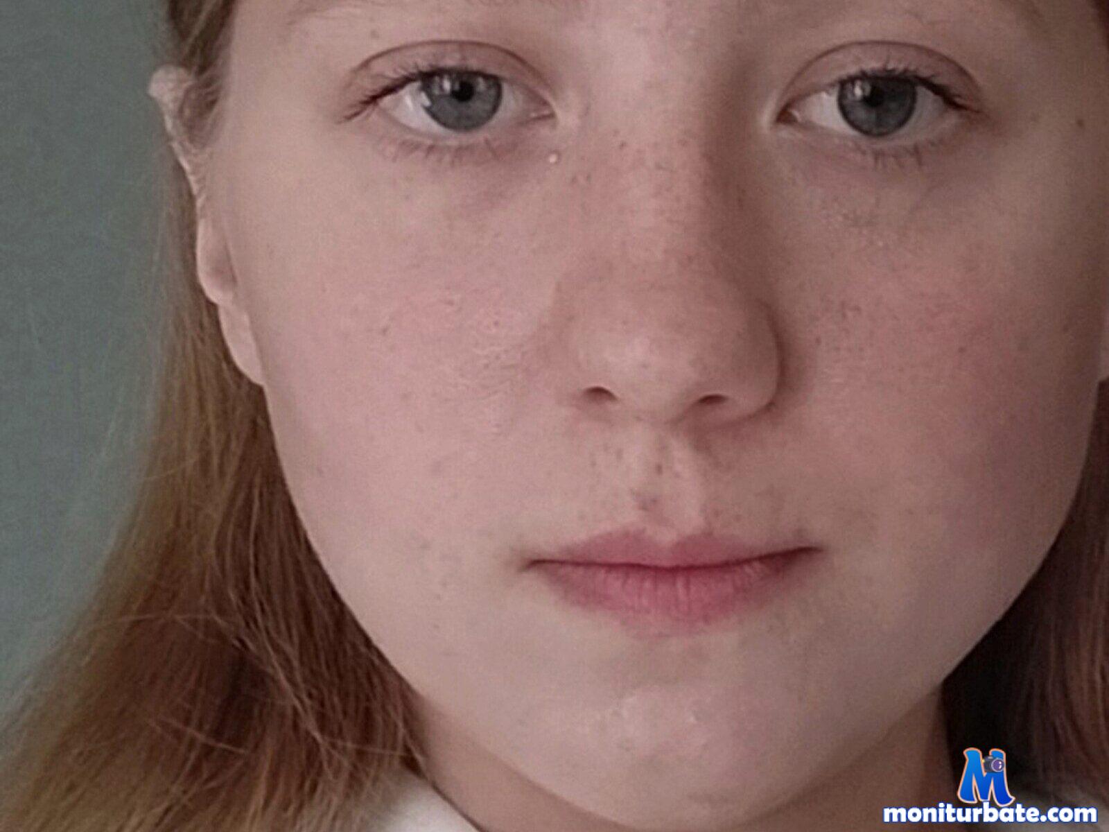 shaunna-carder Flirt4free performer Submission Dirty Talk Doctor / Nurse Master / Slave Latex Piercings and Tattoos Tickler Tickling Smoking