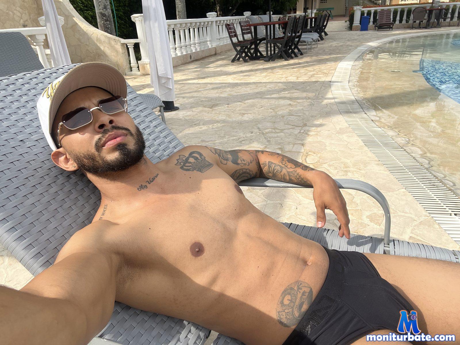 donn-cruz Flirt4free performer Nipple Play Domination Teasing Bad Cop/Good Cop Legs Tickling Voyeurism Exhibitionism Armpit Muscle Worship
