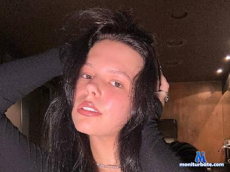 elga-esse flirt4free performer Hi sweet! we want play! Play with us pls!