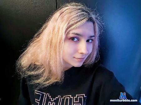alva-stolarik flirt4free performer Hi sweet! we want play! Play with us pls!