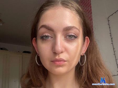 bev-tonnar flirt4free performer Hi sweet! we want play! Play with us pls!