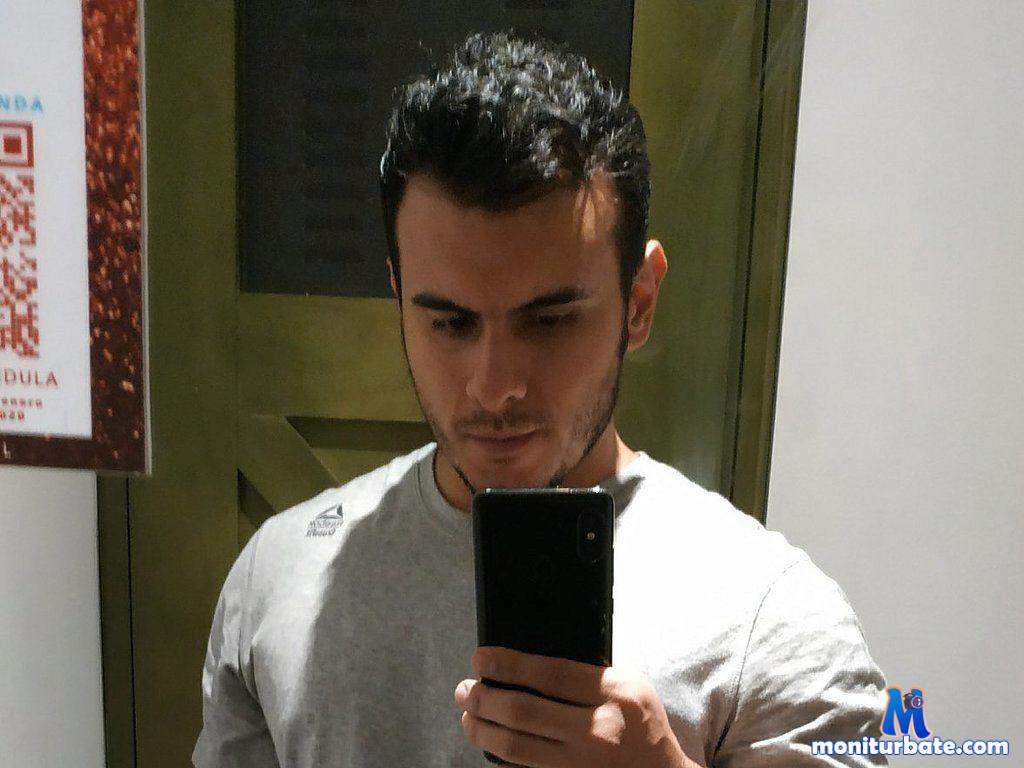 johann-andrew Flirt4free performer 