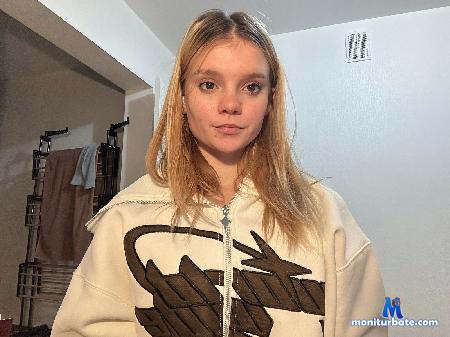 tennille-verissimo flirt4free performer Hi sweet! we want play! Play with us pls!