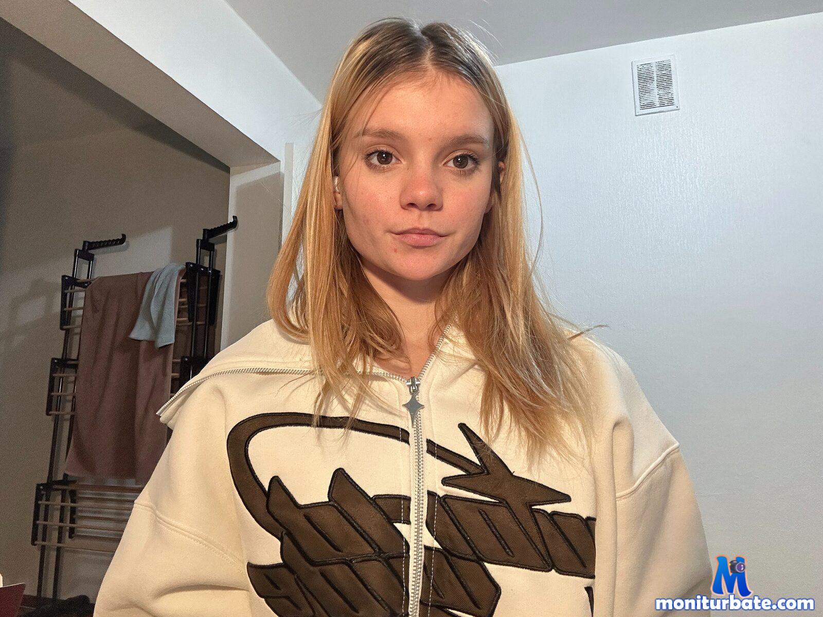 tennille-verissimo Flirt4free performer Nipple Biting Boss / Secretary Dirty Talk Student/Teacher Bad Cop/Good Cop Spanking Gender Play Ass to Mouth Rimming Pirate/Captive