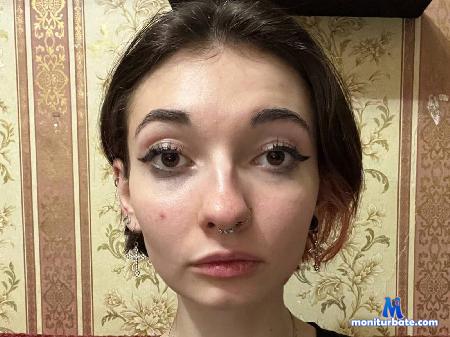 lynsey-cubas flirt4free performer Hi sweet! we want play! Play with us pls!