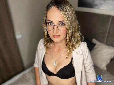 mary-turnerr flirt4free performer I'm a skinny blonde 
