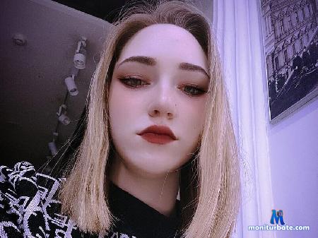 jade-strohm flirt4free performer FIRST day here! Im Kristy nice to meet you! Lets maybe try more together