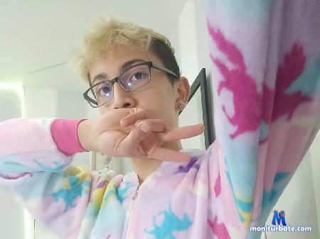 naughty-scott flirt4free performer Hi, I'm glad to see you here, always open to funny communication, you're friends.