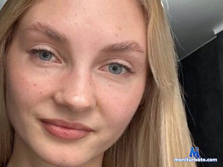 dayna-lentini flirt4free performer Hi sweet! we want play! Play with us pls!